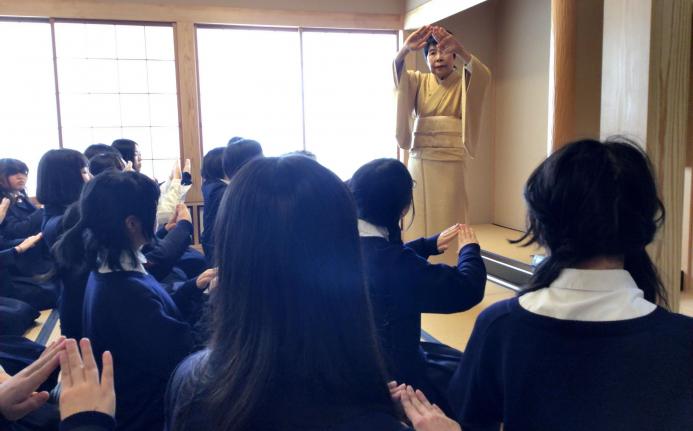 中学2年生　女子 中学２年生・高校２年生作法体験 | 女子美術大学付属高等学校・中学校